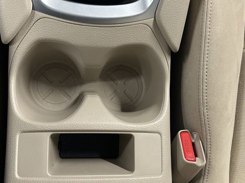 Used 2015 Nissan Rogue SV image 34