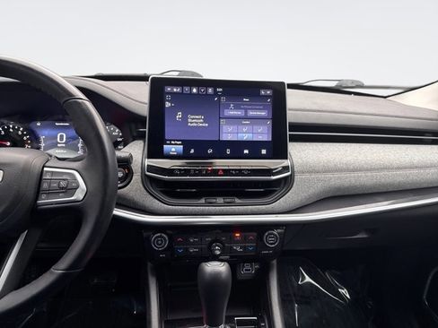 Used 2022 Jeep Compass Latitude image 14