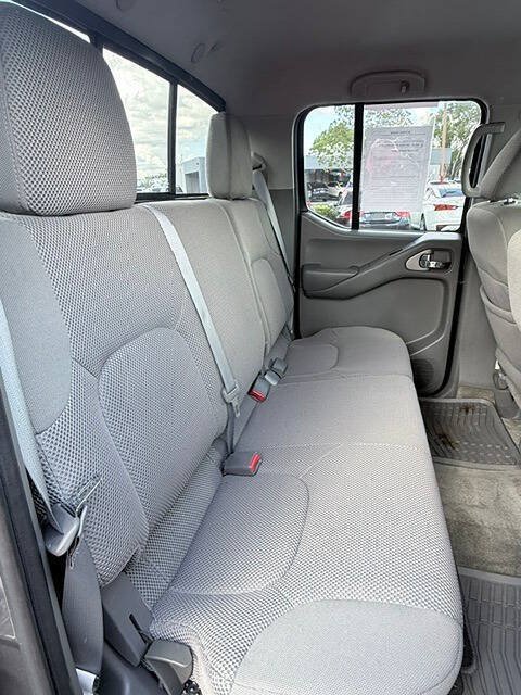Used 2016 Nissan Frontier SV RWD image 13