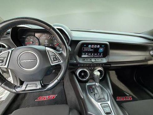 Used 2017 Chevrolet Camaro SS RWD image 9
