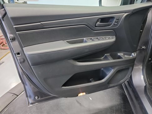 Used 2025 Honda Odyssey EX-L image 13