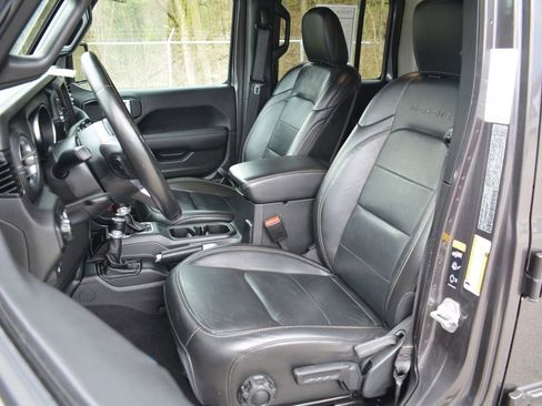 Used 2021 Jeep Wrangler Unlimited Sahara w/ Cold Weather Group image 10