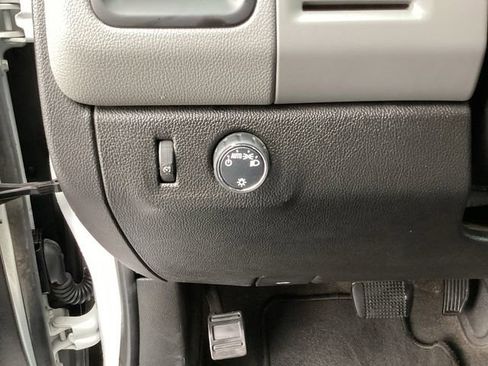 Used 2021 Chevrolet Colorado W/T w/ WT Convenience Package RWD image 24