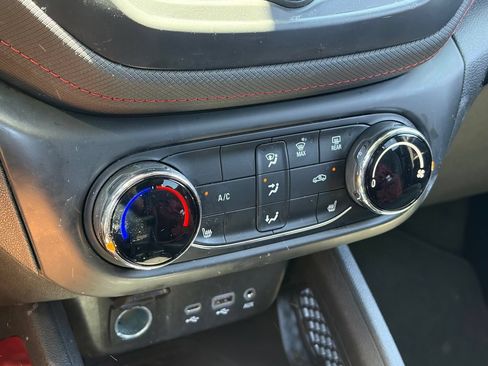 Used 2022 Chevrolet TrailBlazer RS FWD image 8
