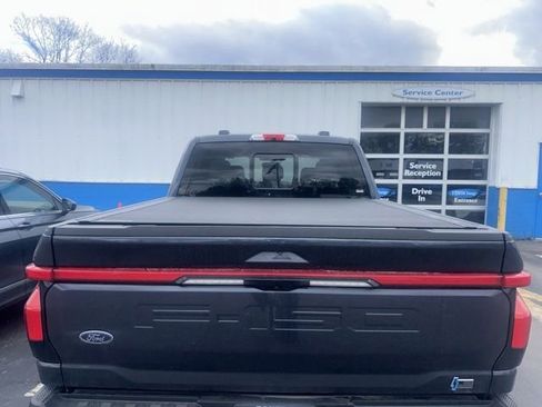 Used 2022 Ford F150 Lightning Platinum AWD/4WD image 4