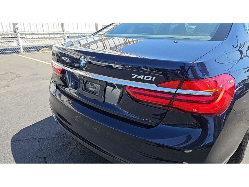 Used 2017 BMW 740i RWD image 9