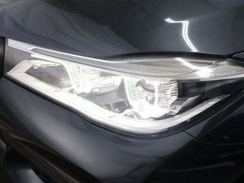 Used 2017 BMW 750i image 27