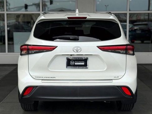 Certified 2020 Toyota Highlander XLE image 14