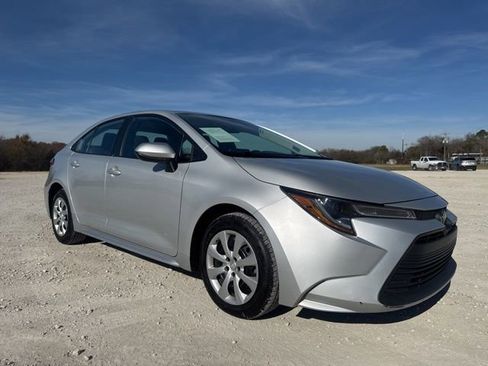 Used 2024 Toyota Corolla LE image 7