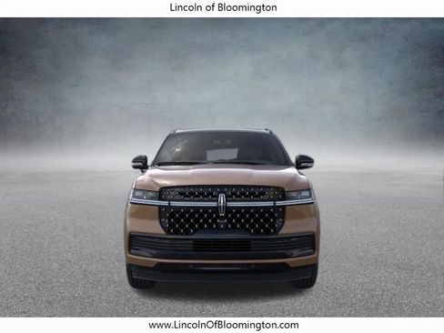 New 2026 Lincoln Navigator Black Label w/ Black Label Special Edition AWD/4WD image 7
