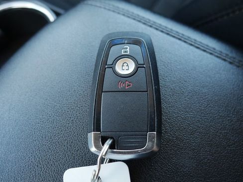 Used 2017 Ford Edge SEL AWD/4WD image 19