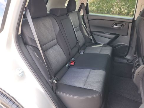 Used 2025 Nissan Rogue SV image 14