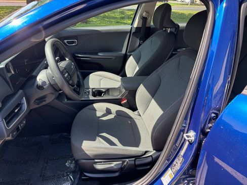 Used 2025 Kia K4 FWD image 31