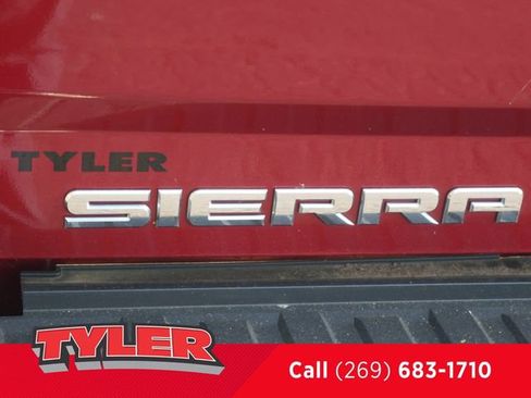Used 2018 GMC Sierra 1500 SLE w/ SLE Value Package AWD/4WD image 15