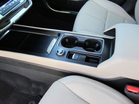 Used 2025 Lincoln Corsair FWD w/ Equipment Group 101A image 18