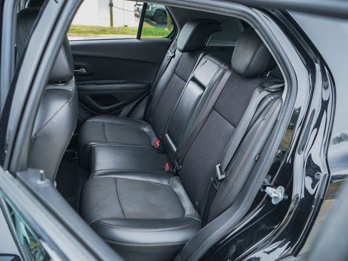 Used 2021 Chevrolet Trax LT image 18