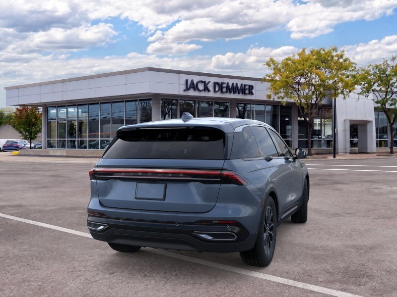 Used 2026 Lincoln Nautilus Premier AWD/4WD image 8