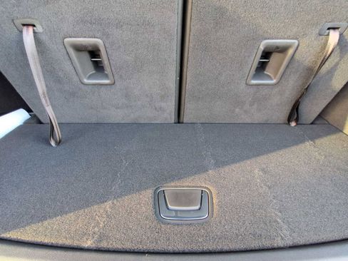 Used 2025 Cadillac XT6 Luxury image 26