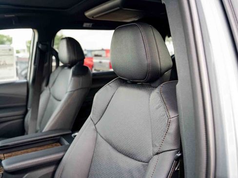 New 2026 Toyota Sienna Platinum AWD/4WD image 9