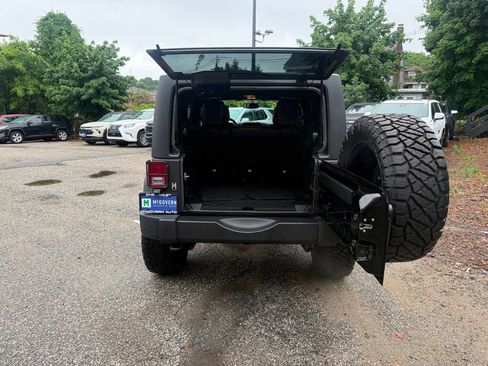 Used 2015 Jeep Wrangler Unlimited Sahara AWD/4WD image 5