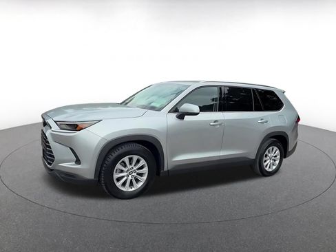 Used 2025 Toyota Grand Highlander FWD image 8