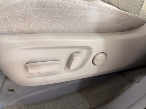 Used 2012 Toyota Sienna LE FWD image 15