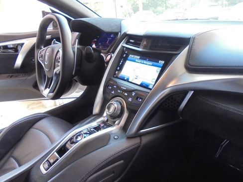 Used 2017 Acura NSX AWD/4WD image 7
