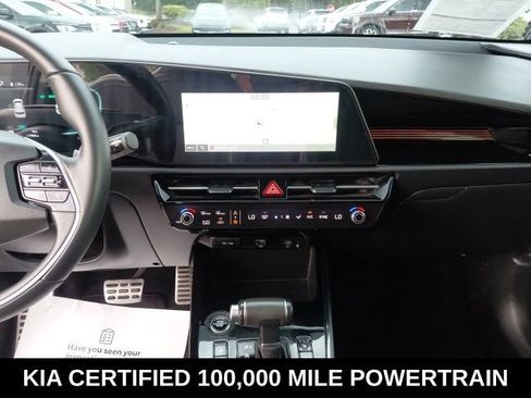 Certified 2025 Kia Niro EX Touring FWD image 12