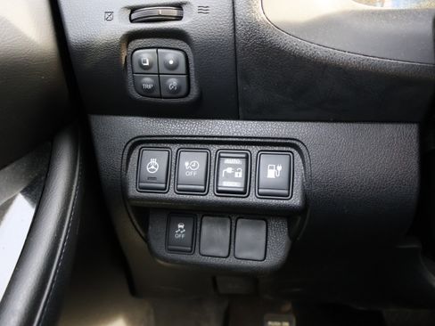 Used 2015 Nissan Leaf SL w/ Premium Package image 38