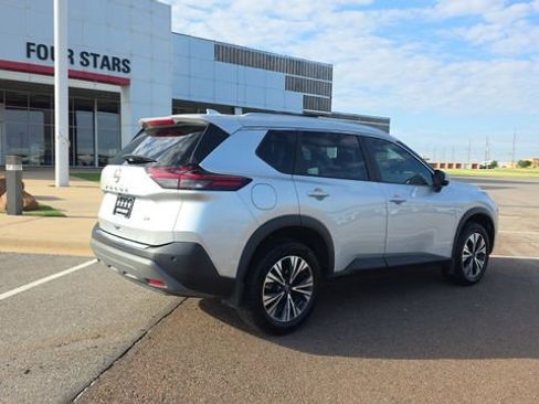 Used 2023 Nissan Rogue SV w/ SV Premium B Package FWD image 6