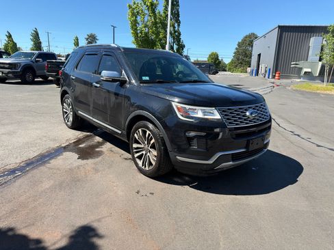 Used 2019 Ford Explorer Platinum AWD/4WD image 3