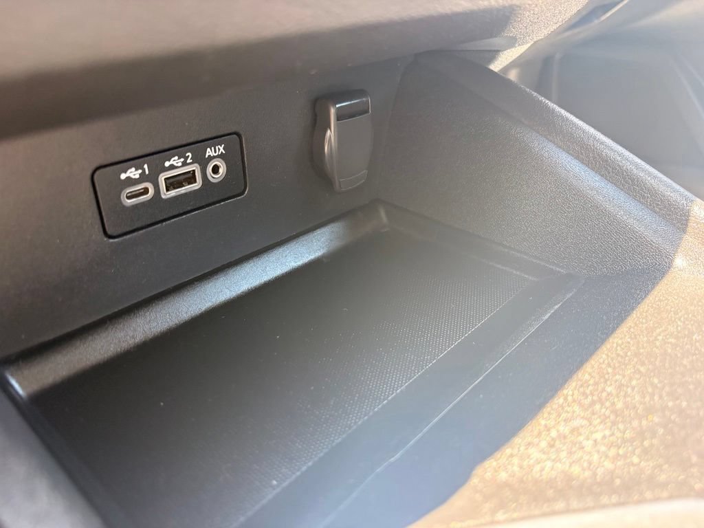 Used 2025 Nissan Altima 2.5 SV FWD image 18