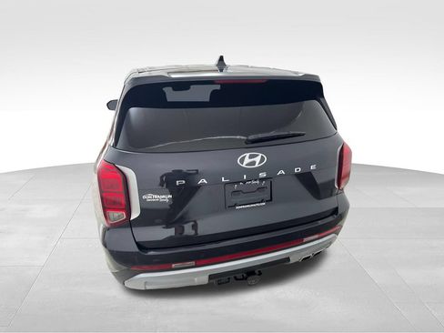 Used 2025 Hyundai Palisade SE FWD image 4