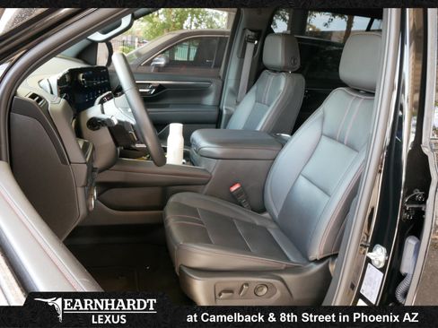 Used 2025 Chevrolet Suburban RST w/ Sun And Tow Package AWD/4WD image 2