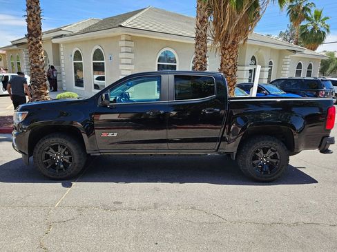 Used 2019 Chevrolet Colorado Z71 w/ Z71 Midnight Edition AWD/4WD image 4