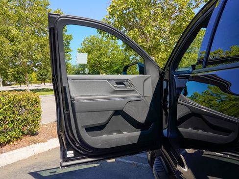 Used 2026 GMC Sierra EV Elevation image 23