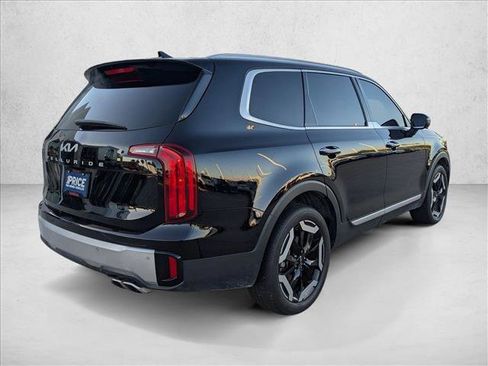 Used 2023 Kia Telluride S image 5