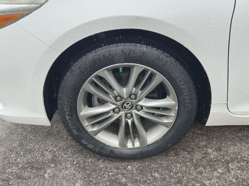 Used 2017 Toyota Camry SE image 13