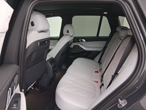 New 2026 BMW X5 sDrive40i w/ M Sport Package RWD image 14