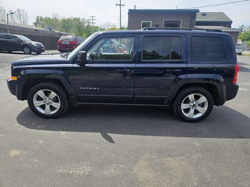 Used 2014 Jeep Patriot Latitude FWD image 6