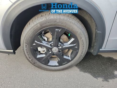 Certified 2026 Honda HR-V LX image 4
