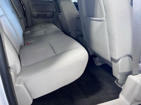 Used 2010 Chevrolet Silverado 2500 LT w/ Interior Plus Package RWD image 48