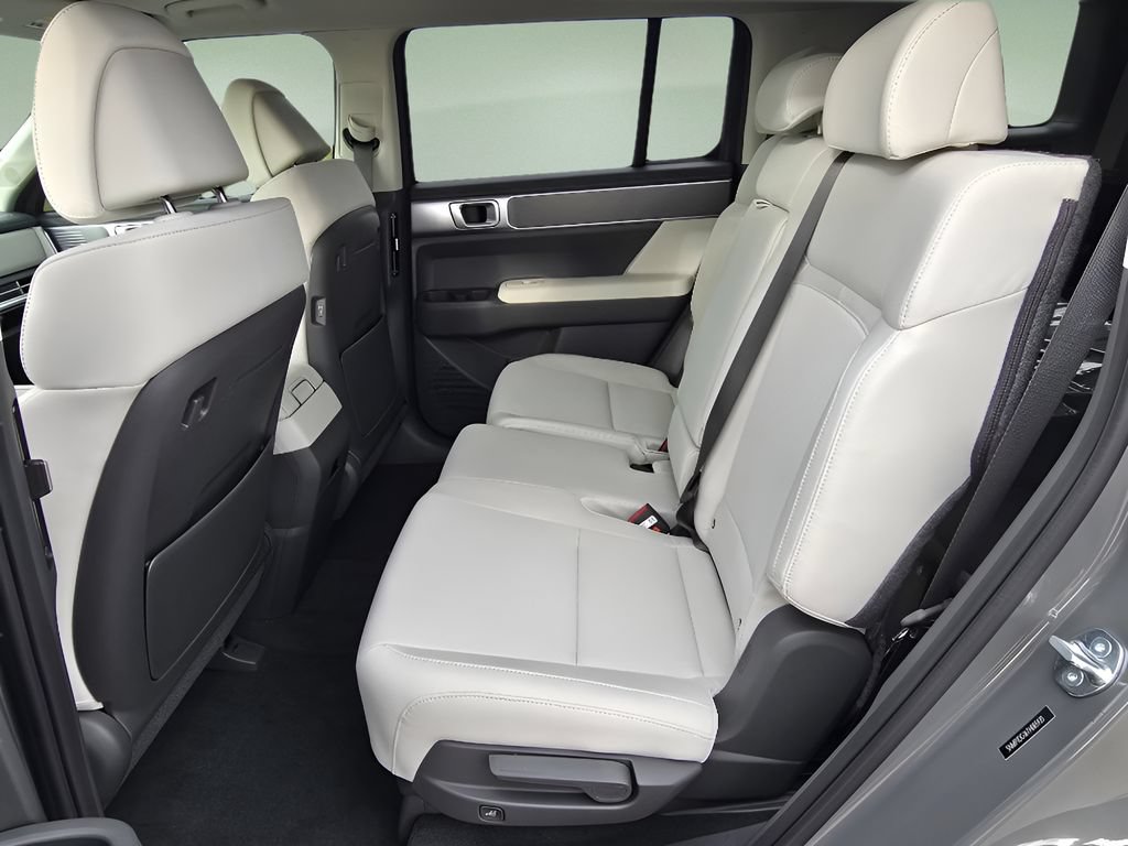 Used 2026 Hyundai Santa Fe SE AWD/4WD image 15