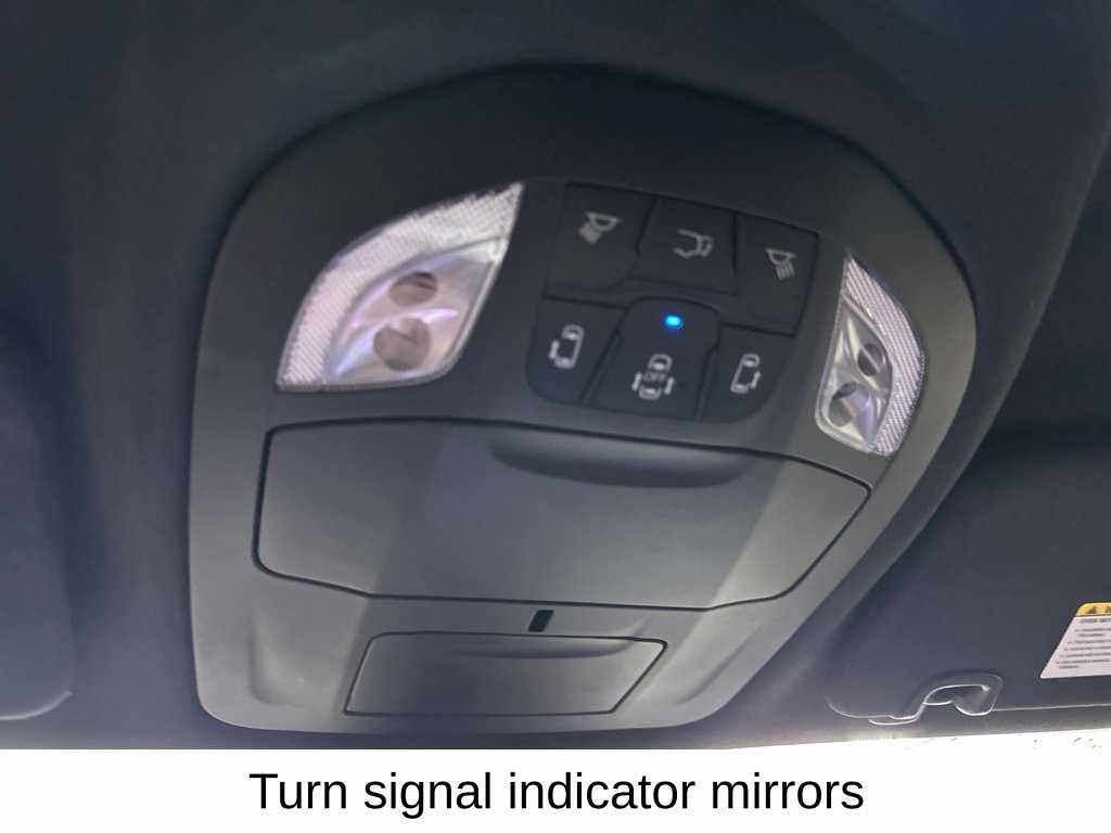 Used 2025 Chrysler Pacifica Select FWD image 45