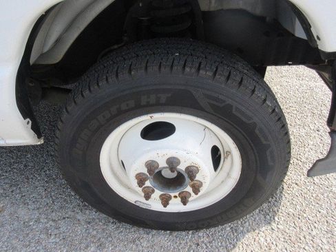 Used 2021 Ford E-350 and Econoline 350 Super Duty w/ Power Windows & Locks Group image 9