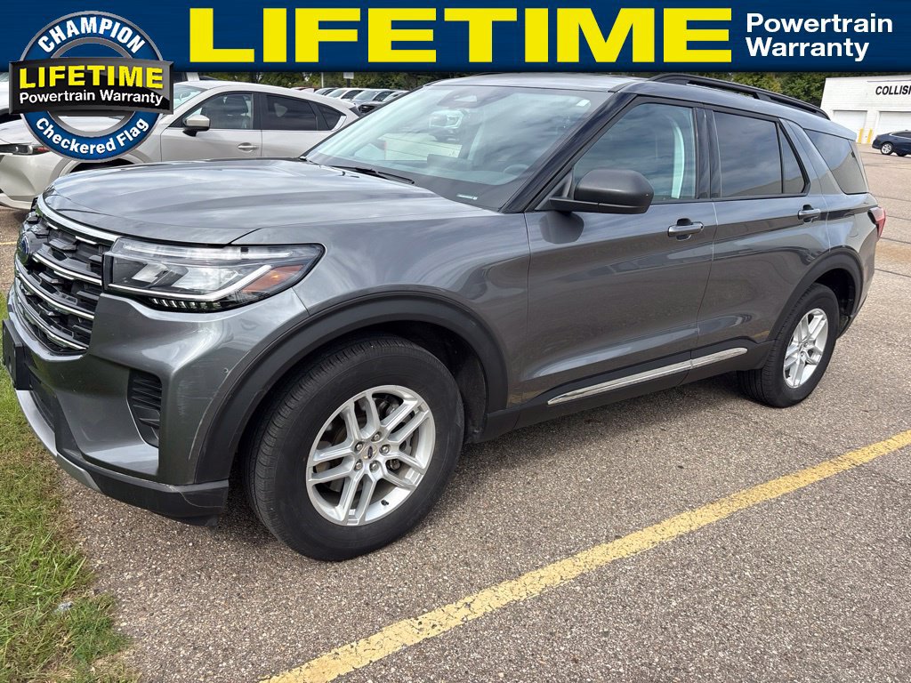 Used 2025 Ford Explorer Active AWD/4WD image 1