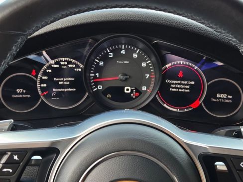 Used 2022 Porsche Cayenne AWD/4WD image 33