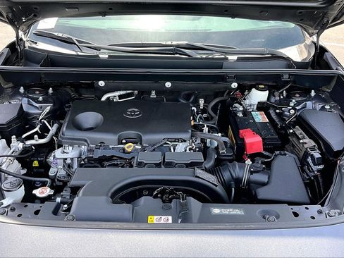 Used 2021 Toyota RAV4 XLE FWD image 9