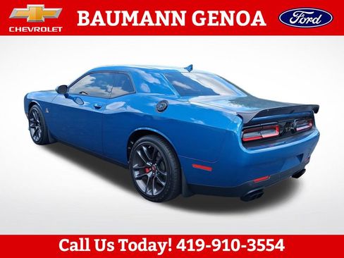 Used 2021 Dodge Challenger R/T Scat Pack RWD image 3