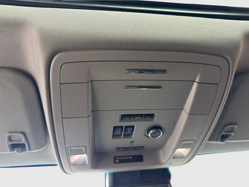 Used 2018 Chevrolet Tahoe Premier AWD/4WD image 33